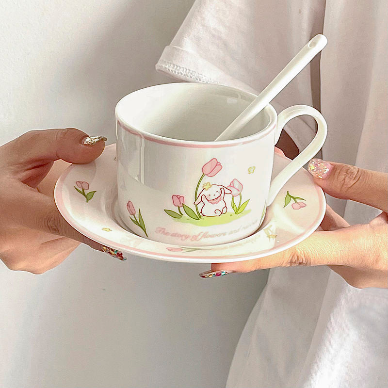 Crème Bunny: Ceramic Coffee Cup with spoon/plate/lid