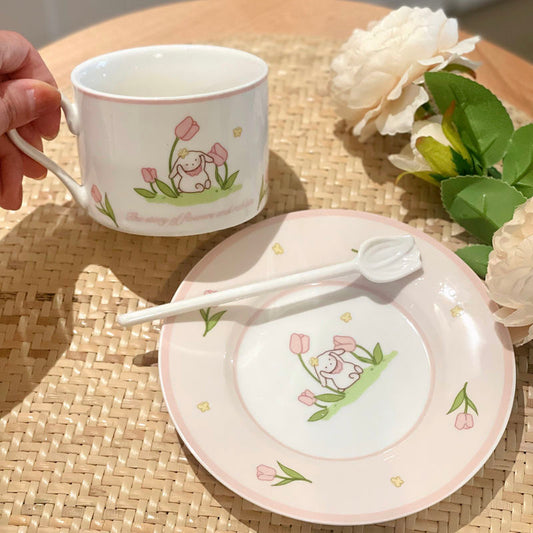 Crème Bunny: Ceramic Coffee Cup with spoon/plate/lid